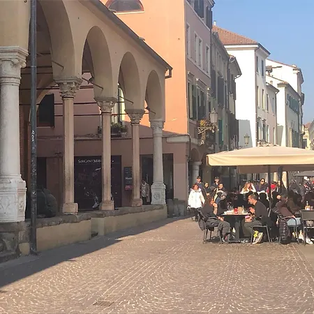 Padovaplace Apartman *